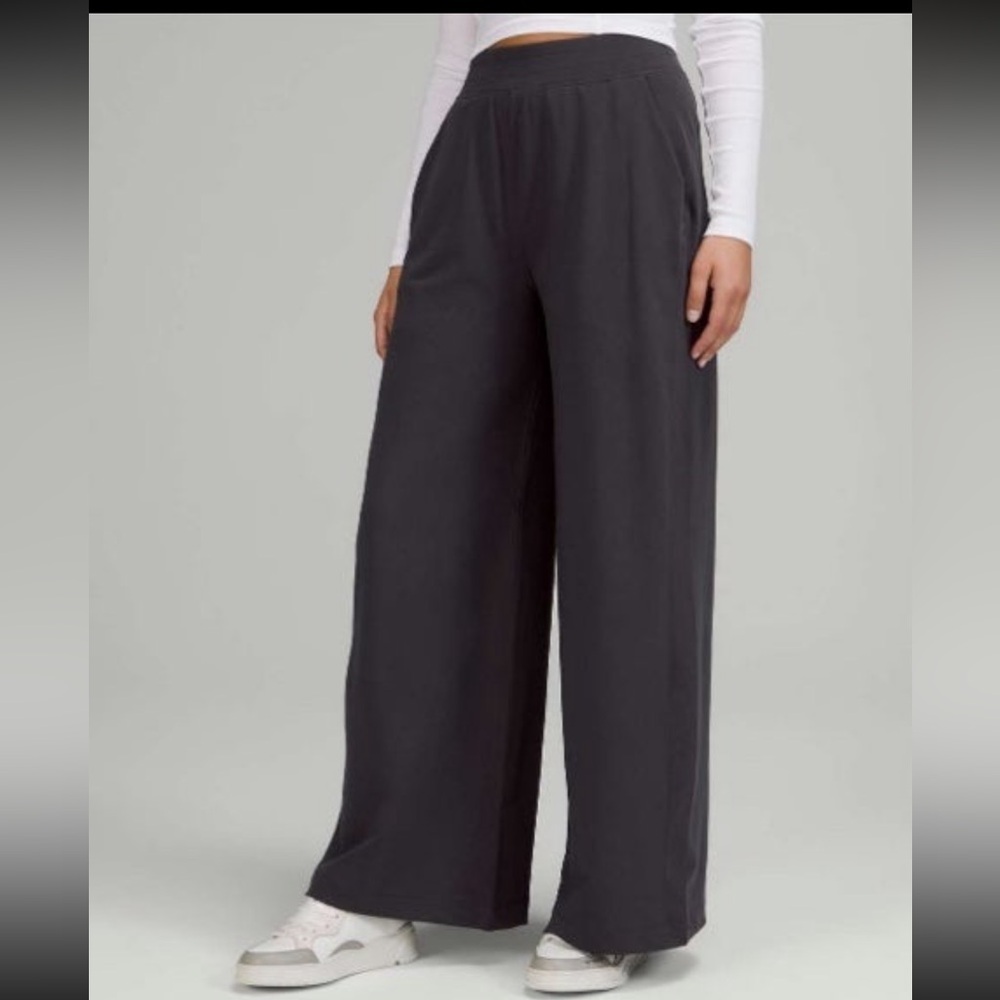 Lululemon  Black Granite LA Wide Leg Super-High-Rise Pant